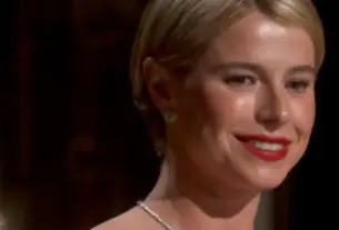 jessie buckley — HR news